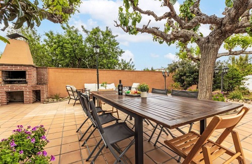 Tamarit House | Wonderful private villa for 9 people with private pool, A/C, WIFI, TV, balcony and pets allowed