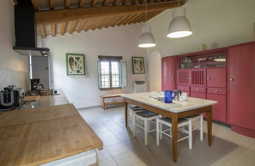 Lorenzana House | Wonderful private villa for 10 guests with WIFI, pool, balcony, pets allowed and panoramic view