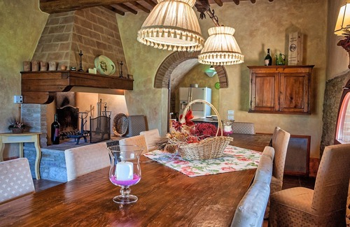Barberino Val d'Elsa Villa | Wonderful private villa with hot tub, private pool, A/C, WIFI, TV, patio, close to San Gimignano