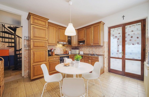 Seravezza House | Wonderful private villa for 6 guests with A/C, WIFI, TV and patio