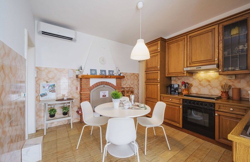 Seravezza House | Wonderful private villa for 6 guests with A/C, WIFI, TV and patio