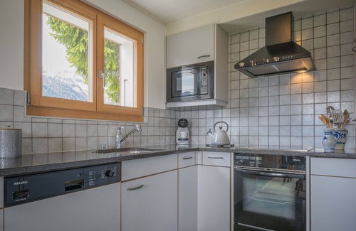 Chamoson House | Wonderful private villa for 5 guests with hot tub, WIFI, TV, terrace and pets allowed