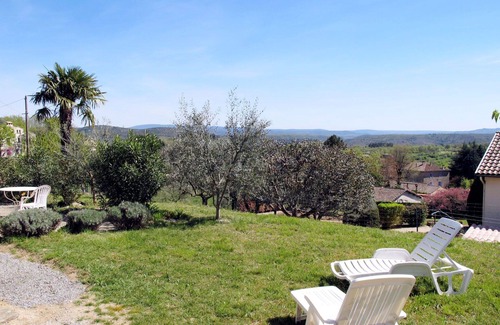 Montreal House | Wonderful private villa for 2 guests with TV, patio, pets allowed and panoramic view