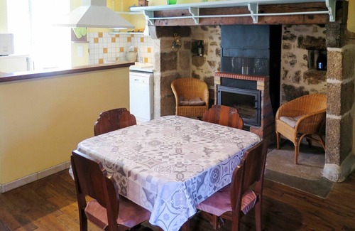 Teyssieu Villa | Wonderful private villa for 4 people with private pool, WIFI, TV, terrace and pets allowed