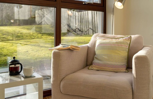 Aviemore Villa | Wonderful private villa for 8 guests with WIFI, TV, patio and parking