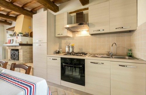 Casinina House | Wonderful private villa with private pool, hot tub, WIFI, TV, pets allowed and panoramic view