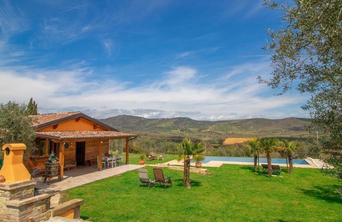 Panicale House | Wonderful private villa for 4 guests with WIFI, A/C, private pool, TV and balcony
