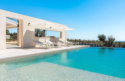 Rosolini Villa | Wonderful private villa for 4 guests with private pool, WIFI, A/C, TV, terrace and panoramic view