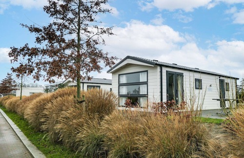 Nunspeet House | Wonderful private villa for 4 guests with pool, WIFI, TV and terrace