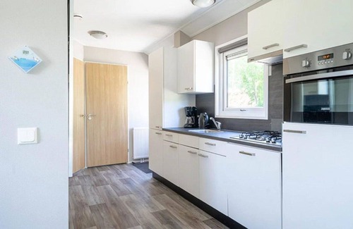 Nunspeet House | Wonderful private villa for 4 guests with WIFI, pool, TV and terrace