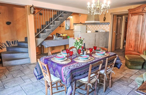 Blassac House | Wonderful private villa for 6 guests with WIFI, TV, terrace and pets allowed