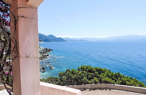 Canari House | Wonderful private villa for 6 guests with WIFI, private pool, A/C, TV, patio and pets allowed