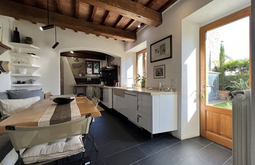 Cortona Old Town House | Wonderful private villa for 4 people with WIFI, A/C