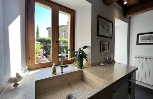 Cortona Old Town House | Wonderful private villa for 4 people with WIFI, A/C