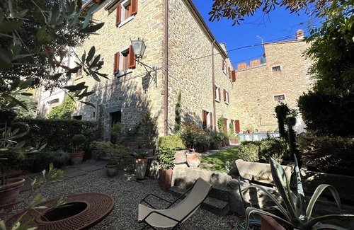 Cortona Old Town House | Wonderful private villa for 4 people with WIFI, A/C