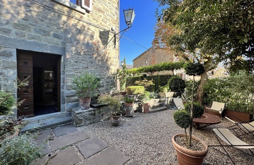 Cortona Old Town House | Wonderful private villa for 4 people with WIFI, A/C