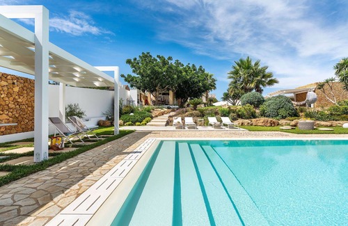 Marausa Villa | Wonderful private villa for 10 people with WIFI, private pool, A/C, TV and terrace