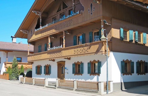 Finsing House | Wonderful private villa for 15 people with WIFI, TV, patio and parking