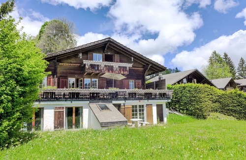 Schoenried House | Wonderful private villa for 12 guests with WIFI, TV, patio, pets allowed and panoramic view