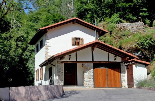 Vera de Bidasoa House | Wonderful private villa for 4 guests with WIFI, TV, terrace and panoramic view