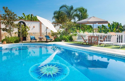 Motril House | Wonderful private villa for 5 guests with A/C, private pool, WIFI, TV, terrace and pets allowed