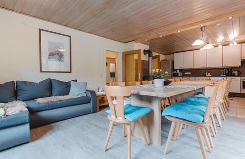 Fusch an der Grossglocknerstrasse House | Wonderful private villa for 22 people with WIFI, TV, terrace and pets allowed