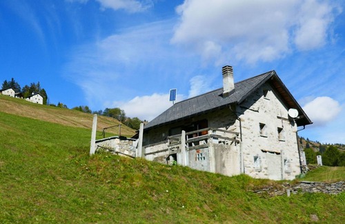 Acquarossa House | Wonderful private villa for 4 guests with TV, terrace, pets allowed and panoramic view