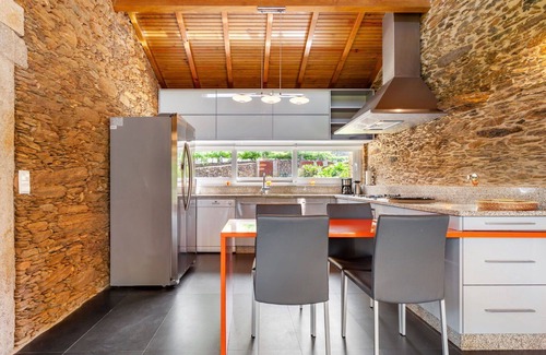 Caminha Villa | Wonderful private villa for 6 guests with WIFI, A/C, TV and patio