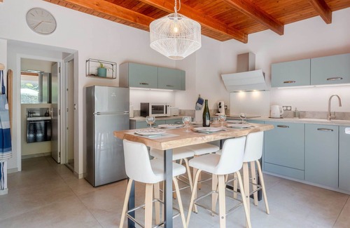 Coutances House | Wonderful private villa for 6 people with WIFI, TV and terrace