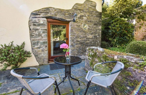 Fivelanes House | Wonderful private villa for 2 people with WIFI, hot tub, TV, patio and pets allowed