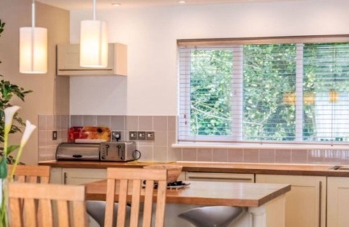 Carnon Downs House | Wonderful private villa for 4 people with pool, WIFI, TV and pets allowed