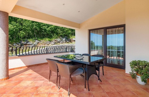 Viskovo House | Wonderful private villa for 12 guests with WIFI, A/C, private pool, TV, patio and parking