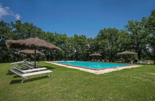 Bucine Villa | Wonderful private villa with A/C, WIFI, private pool, patio, pets allowed and panoramic view