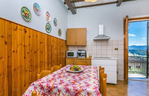 Chiusi House | Wonderful private villa for 7 people with WIFI, A/C, terrace, pets allowed and panoramic view