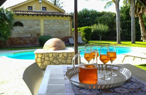 Cinisi Villa | Wonderful private villa for 7 people with WIFI, A/C, private pool, TV and patio
