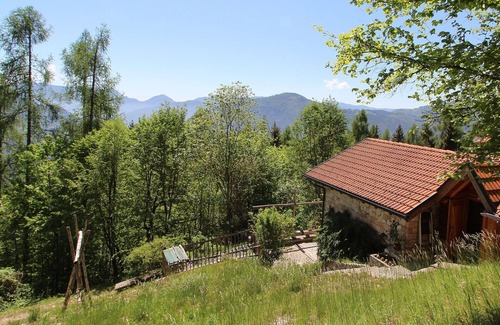 Lamon House | Wonderful private villa for 5 guests with WIFI, patio, pets allowed and panoramic view