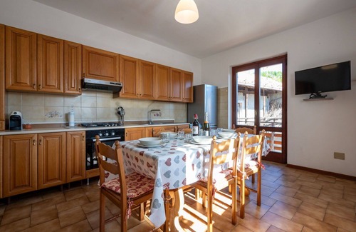 Pella House | Wonderful private villa for 6 people with WIFI, TV, patio and pets allowed