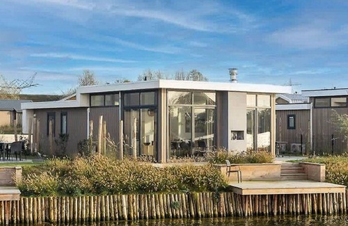 Linden House | Wonderful private villa for 8 guests with WIFI, TV and terrace