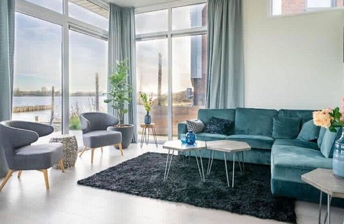 Linden House | Wonderful private villa for 8 guests with WIFI, TV and terrace