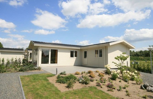 Susteren House | Wonderful private villa for 4 people with pool, WIFI, TV and terrace