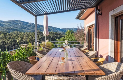 Ponte de Lima Villa | Wonderful private villa for 12 people with private pool, WIFI, TV and patio