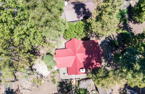 West Village House | Wonderful Retreat Near the Lake W/ Gourmet Kitchen, Free WIFi & Wraparound Deck!