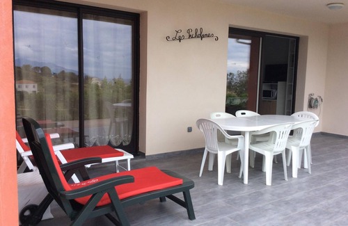 Saint-Florent Apartment | Wonderful sea view apartment surrounded by greenery and tranquility '.