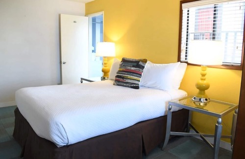 Village of La Jolla Hotel | Wonderful Stay! 2 Family-friendly Units! Swimming Pool Access! Parking On-site!