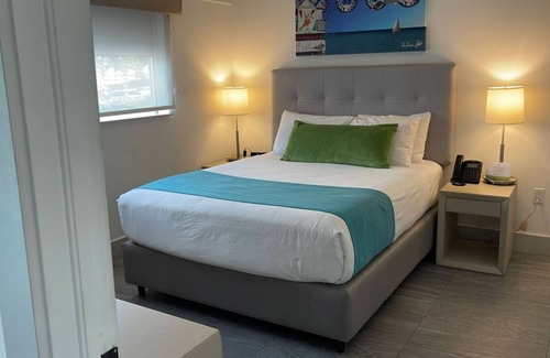 North Beach Hotel | Wonderful Sunny Vacation Room in North Beach Miami