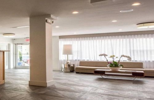 North Beach Hotel | Wonderful Sunny Vacation Room in North Beach Miami
