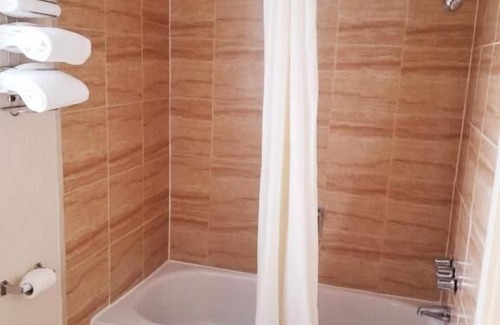 Williams House | Wonderful Trip! 2 Relaxing Units, FREE Bfast, Visit Williams Little League Park!