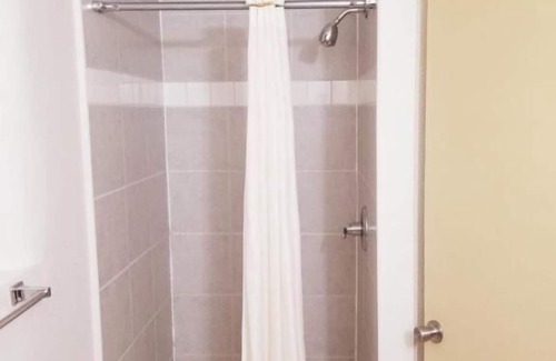 Williams House | Wonderful Trip! 2 Relaxing Units, FREE Bfast, Visit Williams Little League Park!