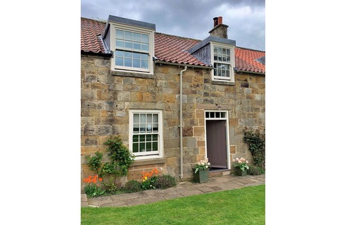 Great Broughton House | Wonderful villa for 4 guests with WIFI, TV and terrace
