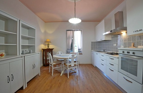 Aulla Villa | Wonderful villa for 4 guests with WIFI, A/C, TV, terrace and pets allowed, close to La Spezia